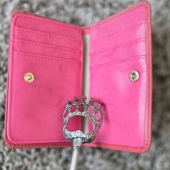 Rasberry Buxton Leather Wallet - Picture 7 of 7